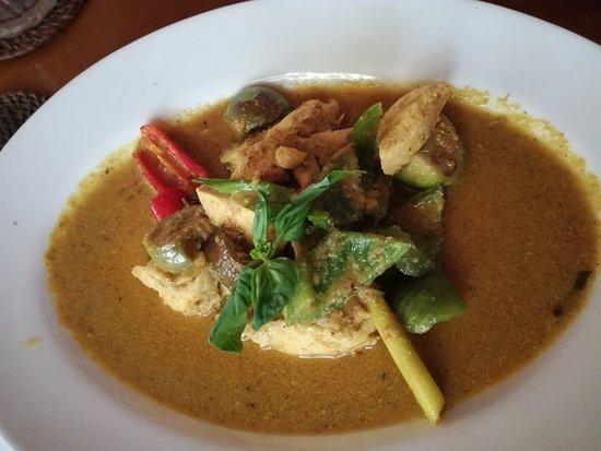 Dennys Restaurant & Bar