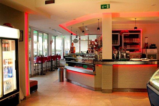 Pizzeria Four Roses Cafe