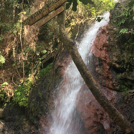 Batu Dinding Waterfalls