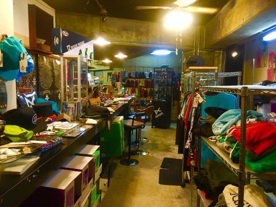 Snowboard Shop Dimension