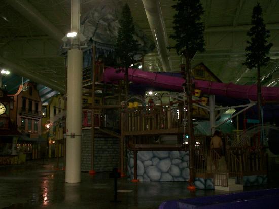 Avalanche Bay Indoor Waterpark